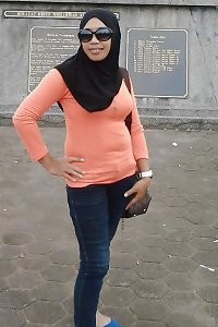indonesia- tante jilboobs couple